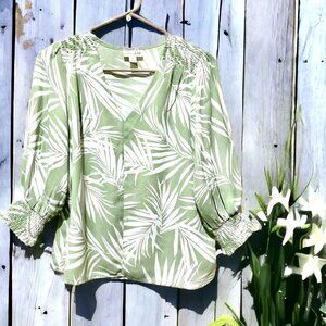 Women's Medium Maison Jules Blouse Sage Palm Leaves New Flowy Top
